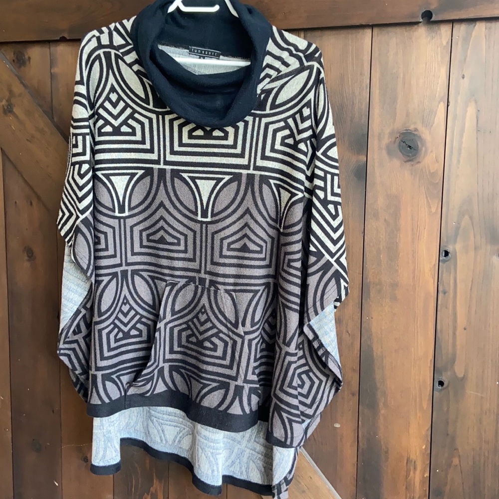 Funsport size XL hi-low poncho sweater